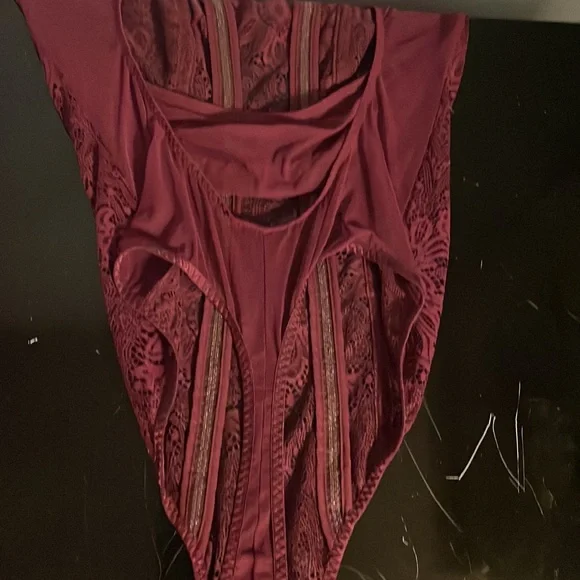 [Victoria's Secret] Very Sexy Embellished Lace Bodysuit Burgundy. Size M. - Picture 5 of 6